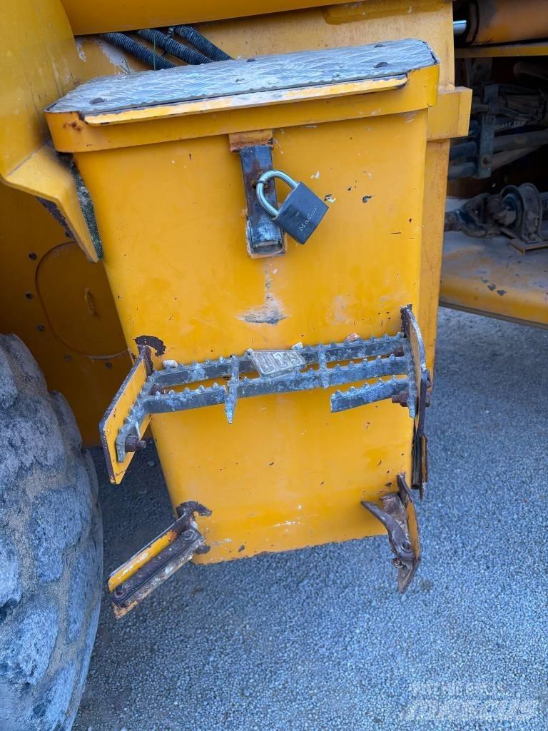 JCB 436 Iekrāvēji uz riteņiem