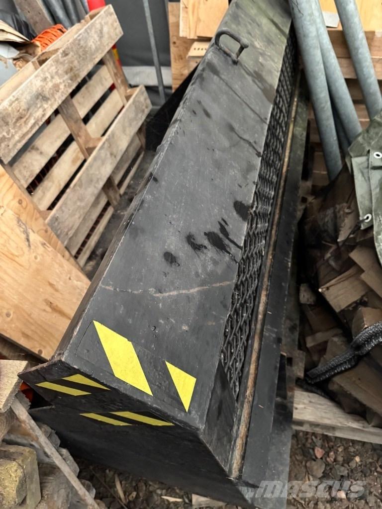 JCB 185 Robot Lietoti riteņu kompaktiekrāvēji