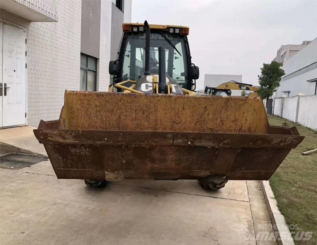 CAT 416E Ekskavatori-iekrāvēji
