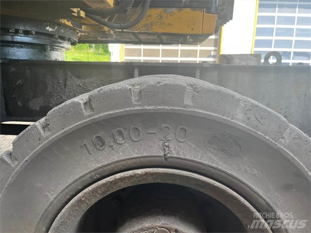 CAT MH3026 Ekskavatori uz riteņiem