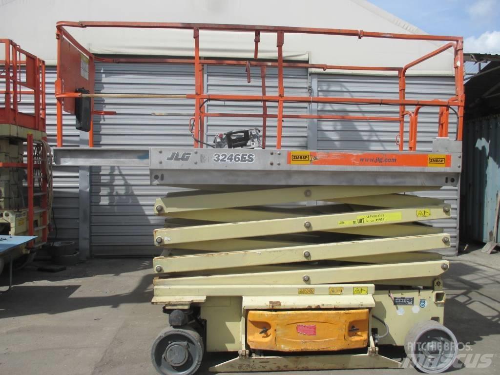 JLG 3246 ES Šķerveida pacēlāji