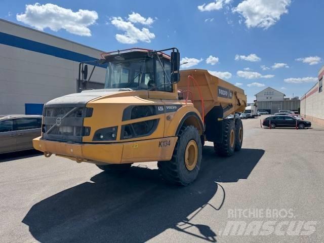 Volvo A25G Artikulētie pašizgāzēji