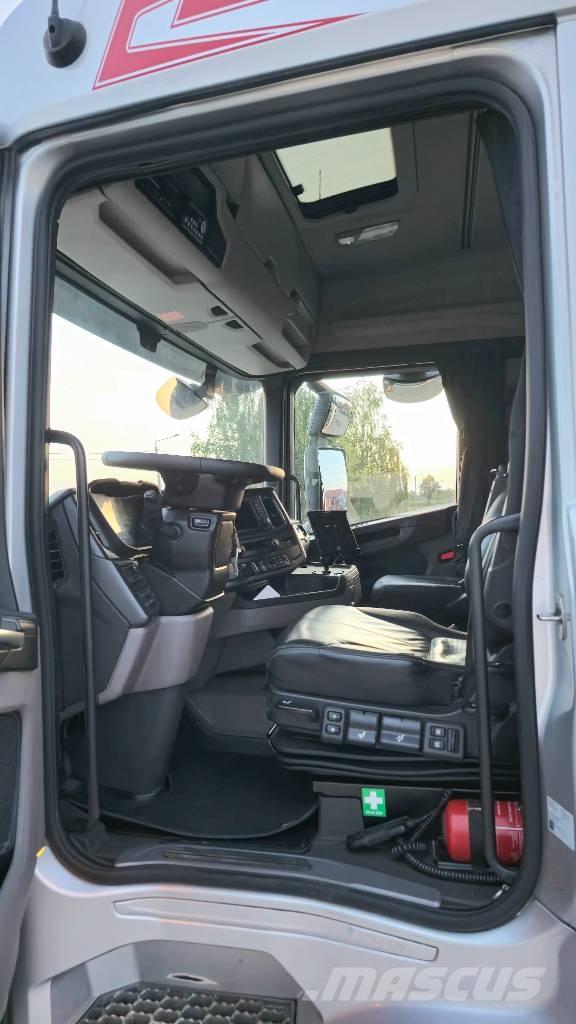 Scania R 540 Smagās mašīnas ar celtni