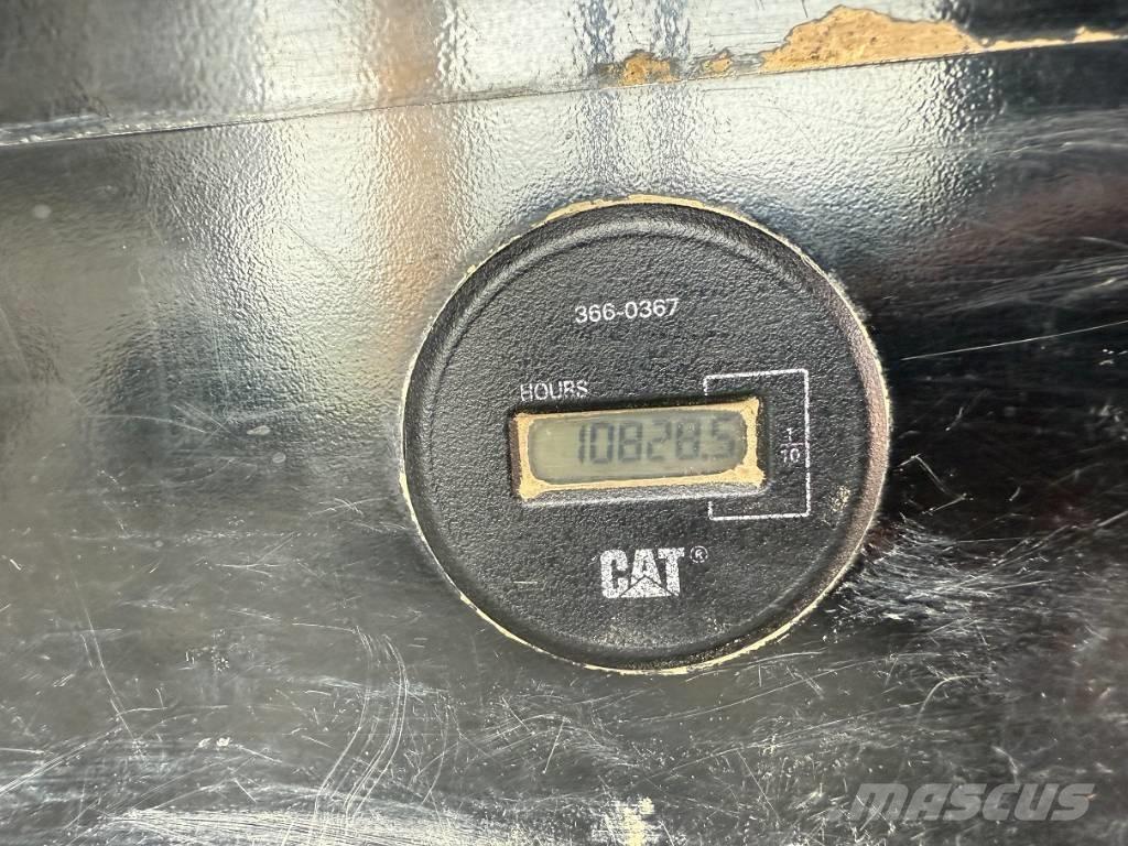 CAT 321 D LCR Kāpurķēžu ekskavatori