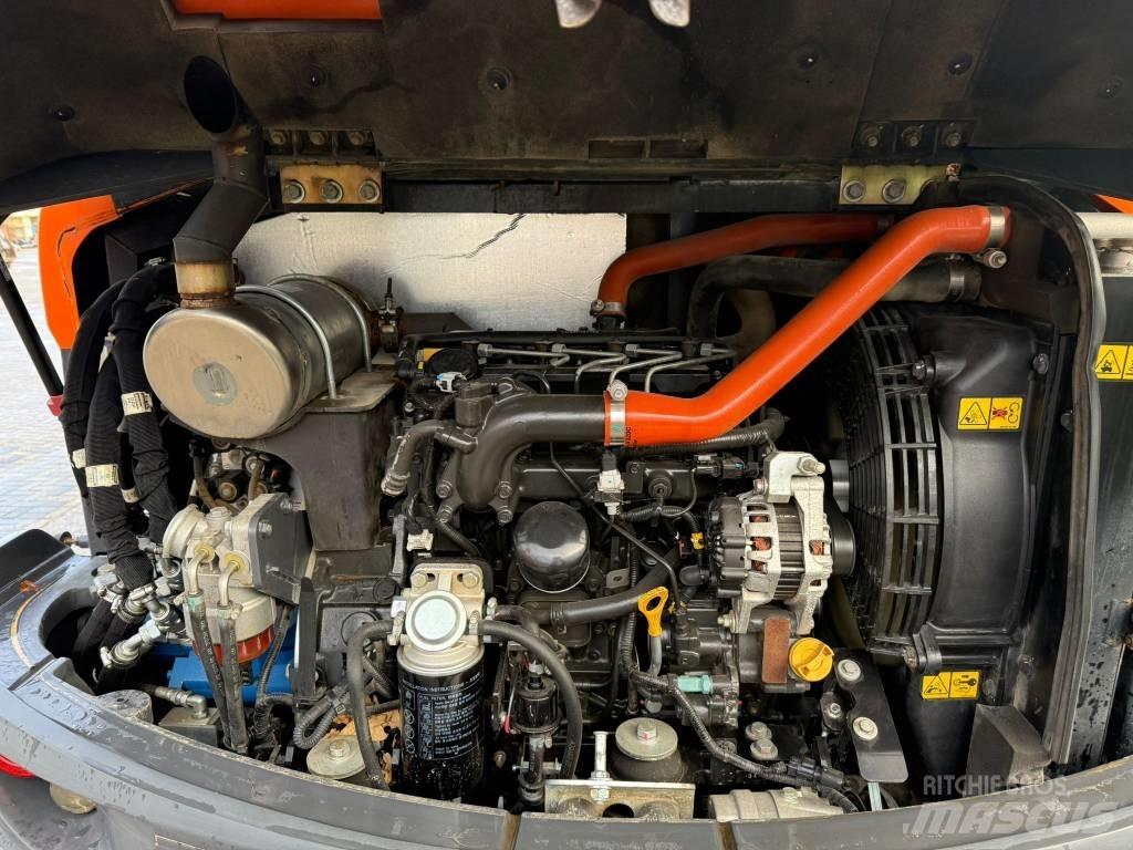 Doosan DX 57 W Ekskavatori uz riteņiem
