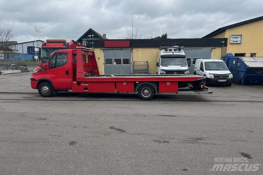 Iveco Daily 70C18H/P Evakuators ar manipulatoru