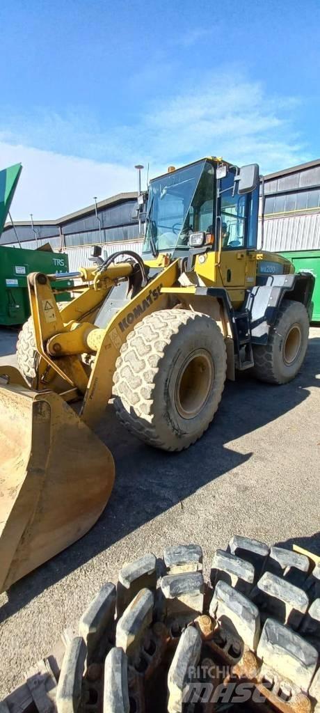 Komatsu WA 200 PT-5 Iekrāvēji uz riteņiem