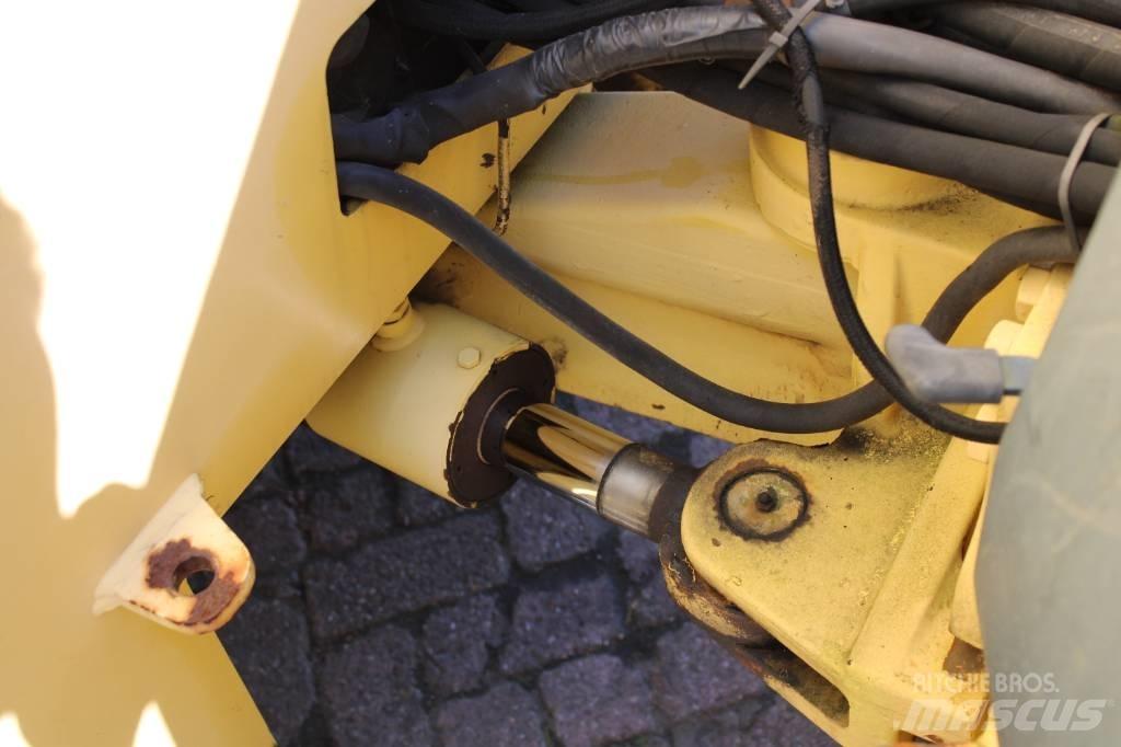 Bomag BW 144 AC-2 Divvalču grunts veltņi