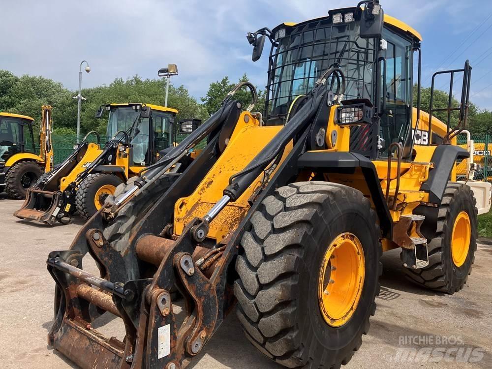 JCB 437 Iekrāvēji uz riteņiem
