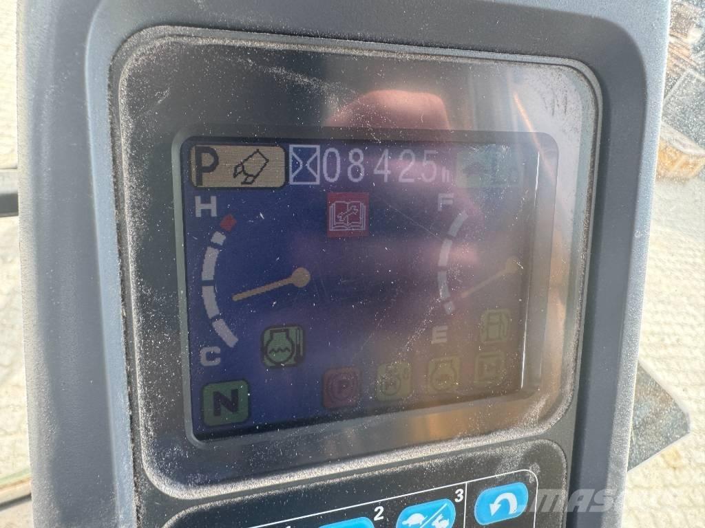 Komatsu PW 200-7 Ekskavatori uz riteņiem