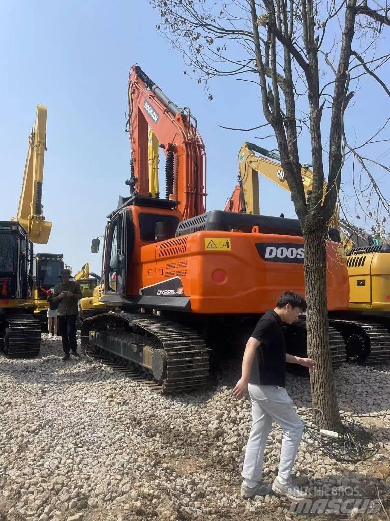Doosan DX 225LC-9C Kāpurķēžu ekskavatori