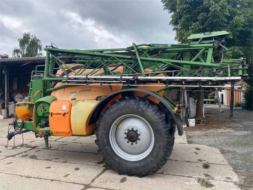 Amazone UX 4200 Piekabināmie smidzinātāji(miglotāji)