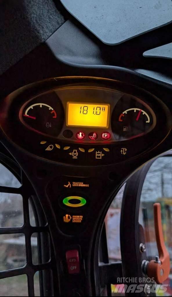 Bobcat T 450 Lietoti riteņu kompaktiekrāvēji