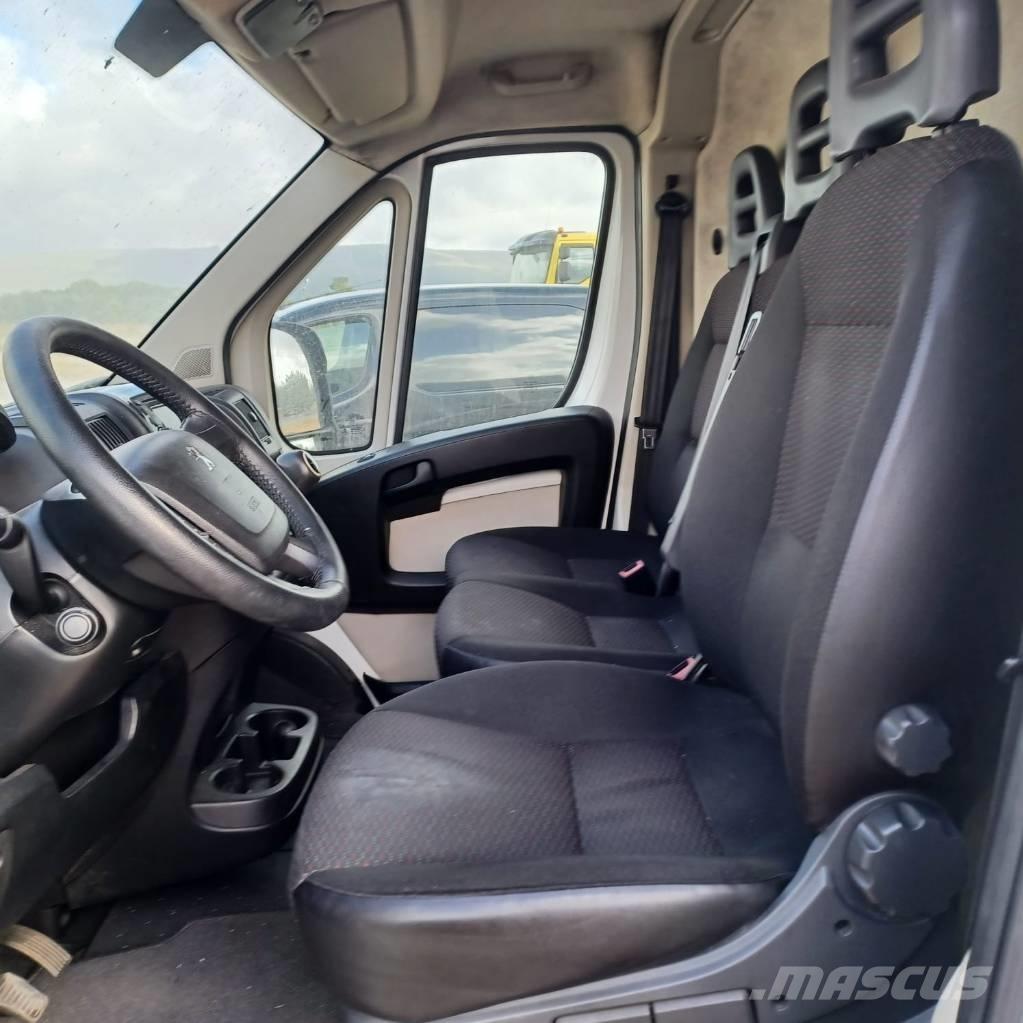 Peugeot Boxer Vieglais kravas automobilis/izkraušana no sāniem