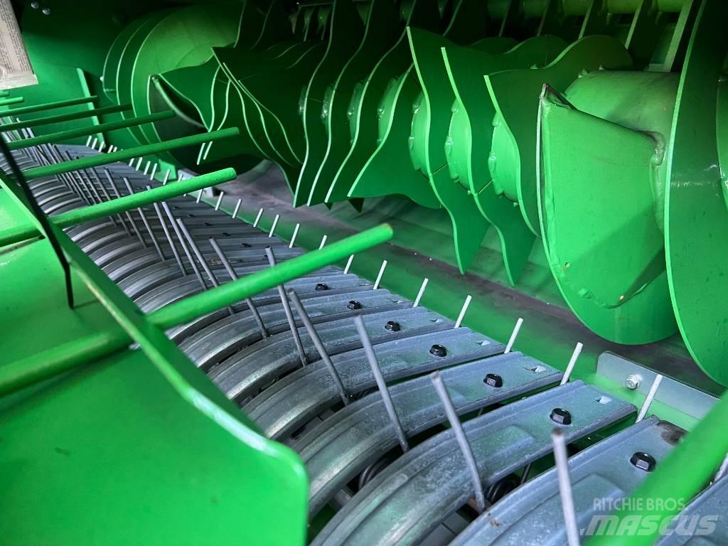 John Deere V461M Rituļu preses