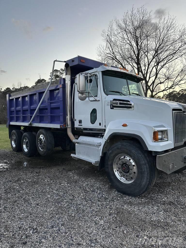 Western Star 4700 Pašizgāzējs