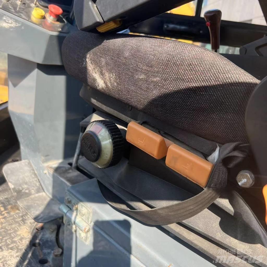 Sany STR 130 C-8S Divvalču grunts veltņi