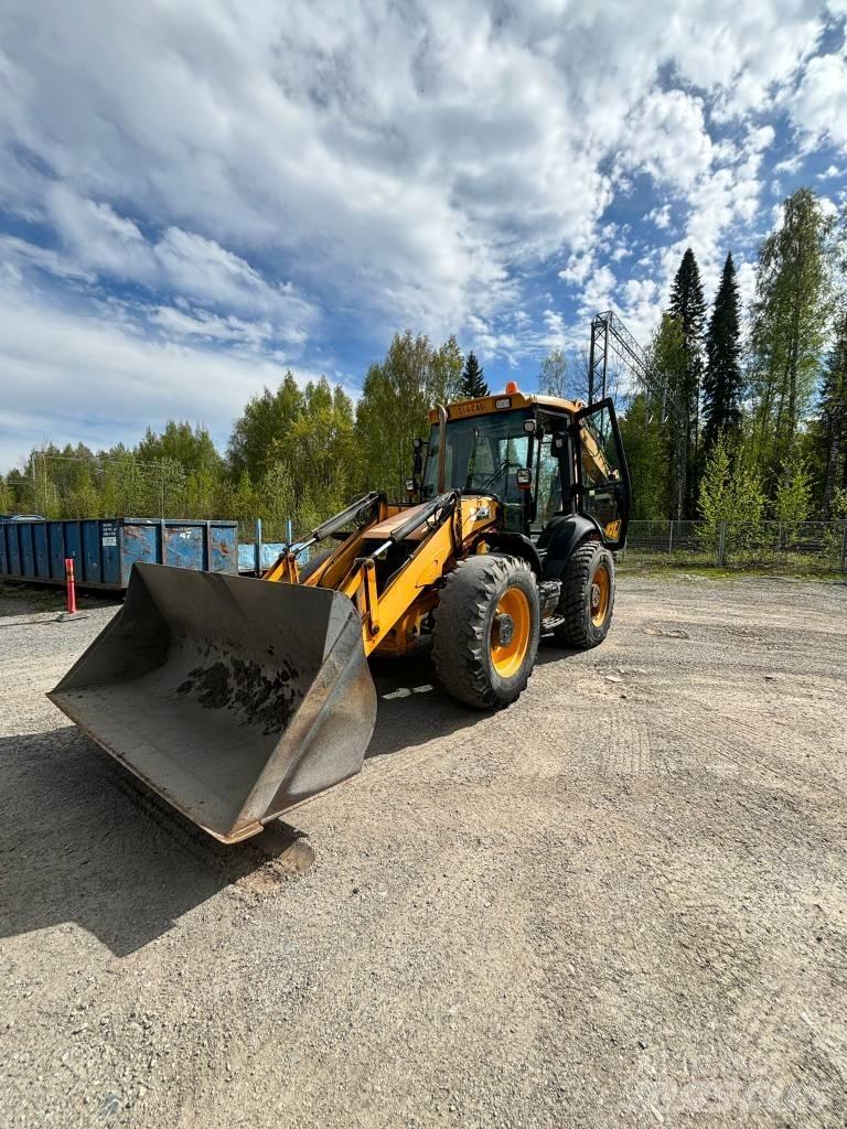 JCB 4 CX Ekskavatori-iekrāvēji