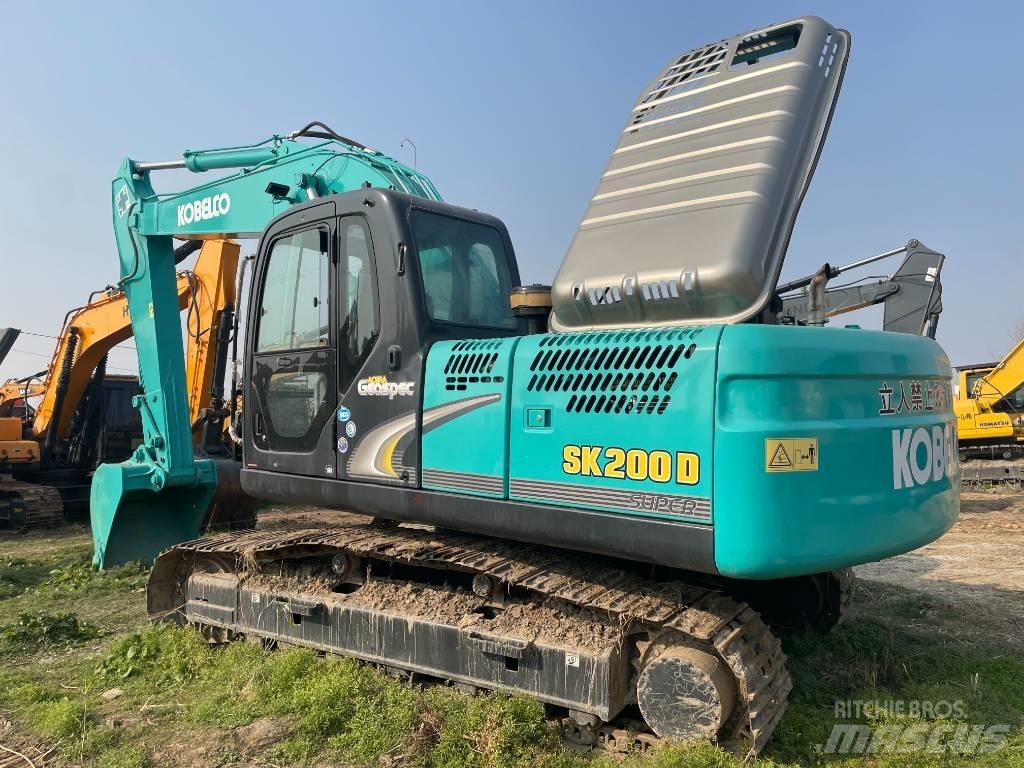 Kobelco SK 200 Kāpurķēžu ekskavatori