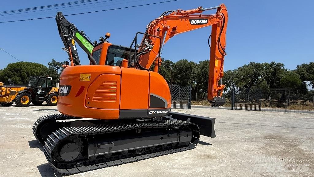  Dossan DX140LCR Kāpurķēžu ekskavatori