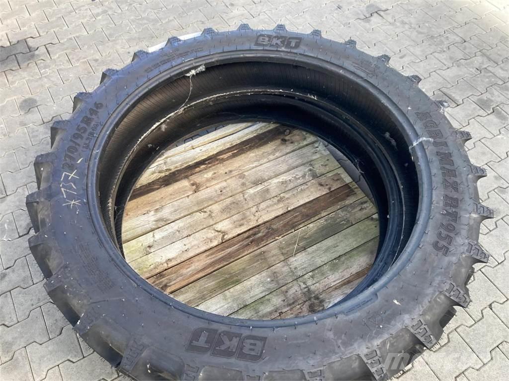 BKT 270/95R46 Riepas, riteņi un diski