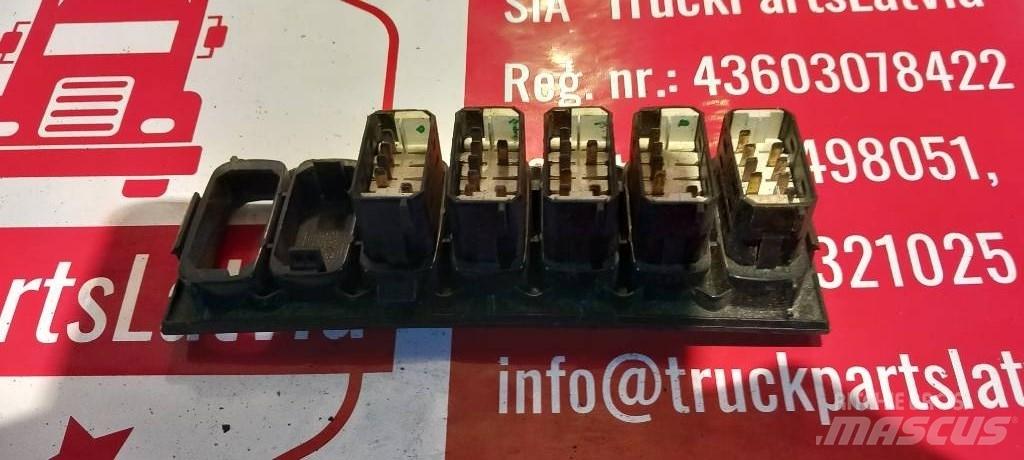 Scania R 420.   1421851 Kabīnes un interjers