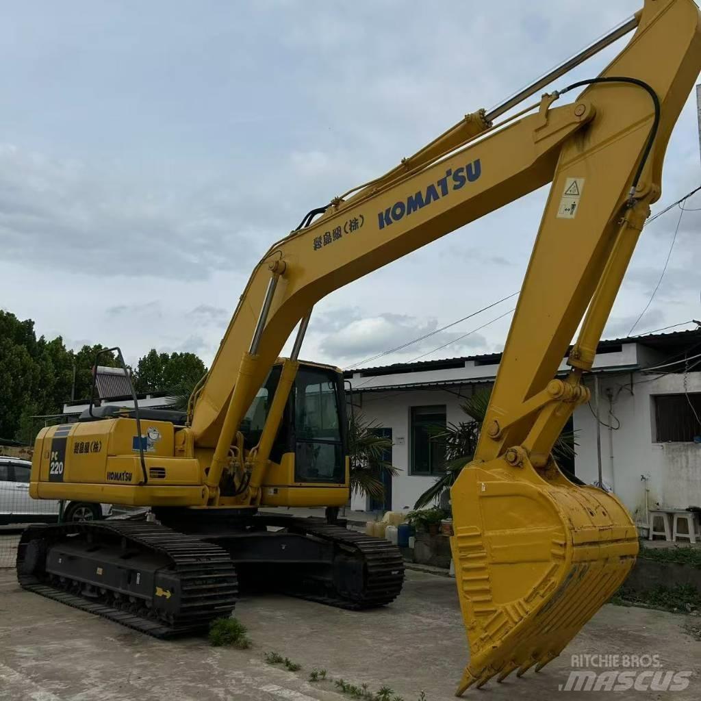 Komatsu 220-7 Kāpurķēžu ekskavatori