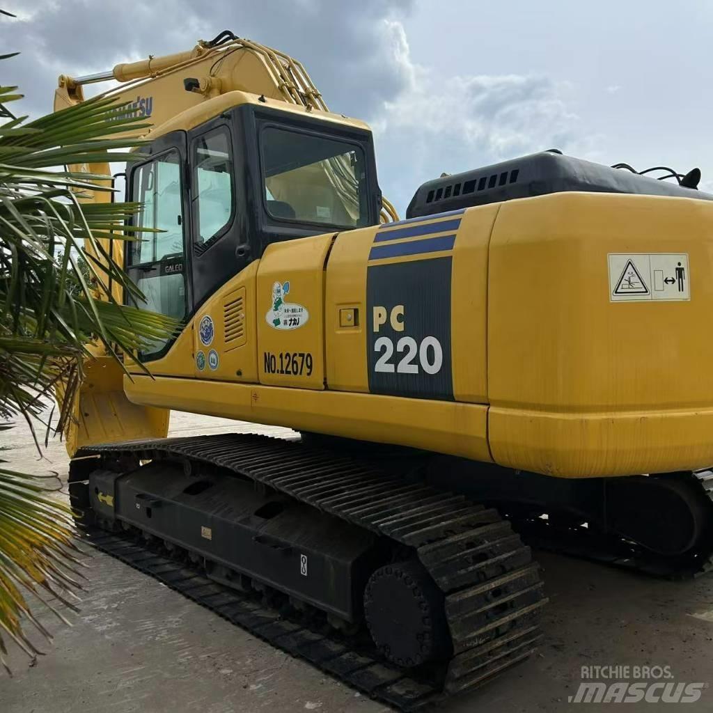 Komatsu 220-7 Kāpurķēžu ekskavatori