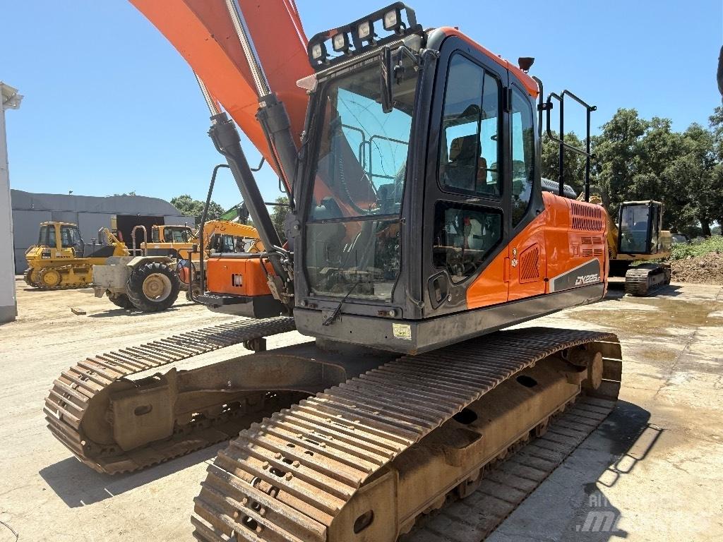  Dossan DX225LC-5 Kāpurķēžu ekskavatori