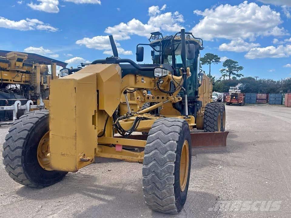 CAT 140 M 2 Greideri