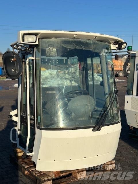 Liebherr L 538 CAB Kabīnes un interjers