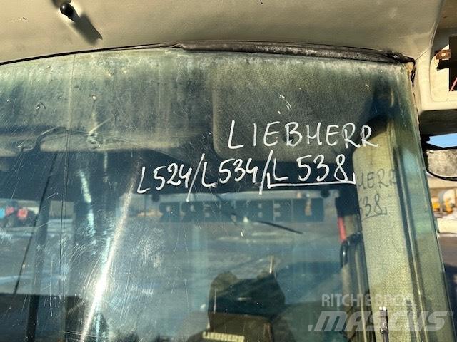 Liebherr L 538 CAB Kabīnes un interjers