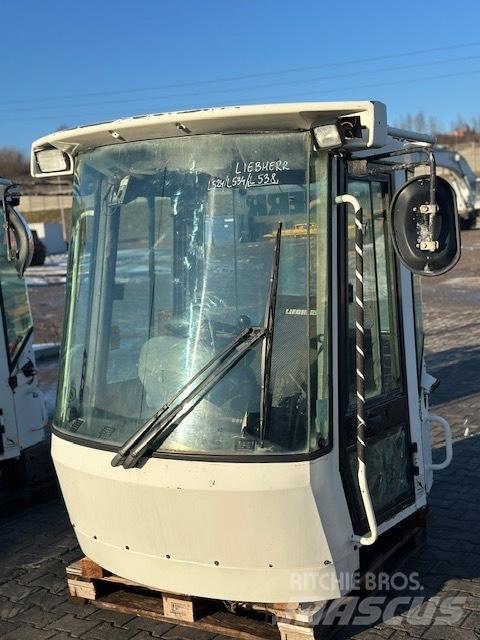 Liebherr L 538 CAB Kabīnes un interjers