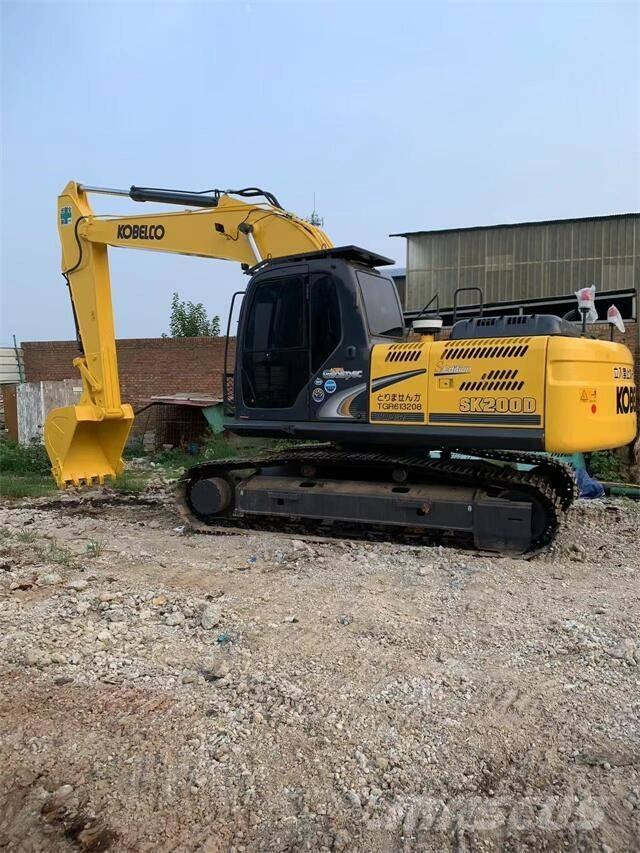 Kobelco SK 200 Kāpurķēžu ekskavatori
