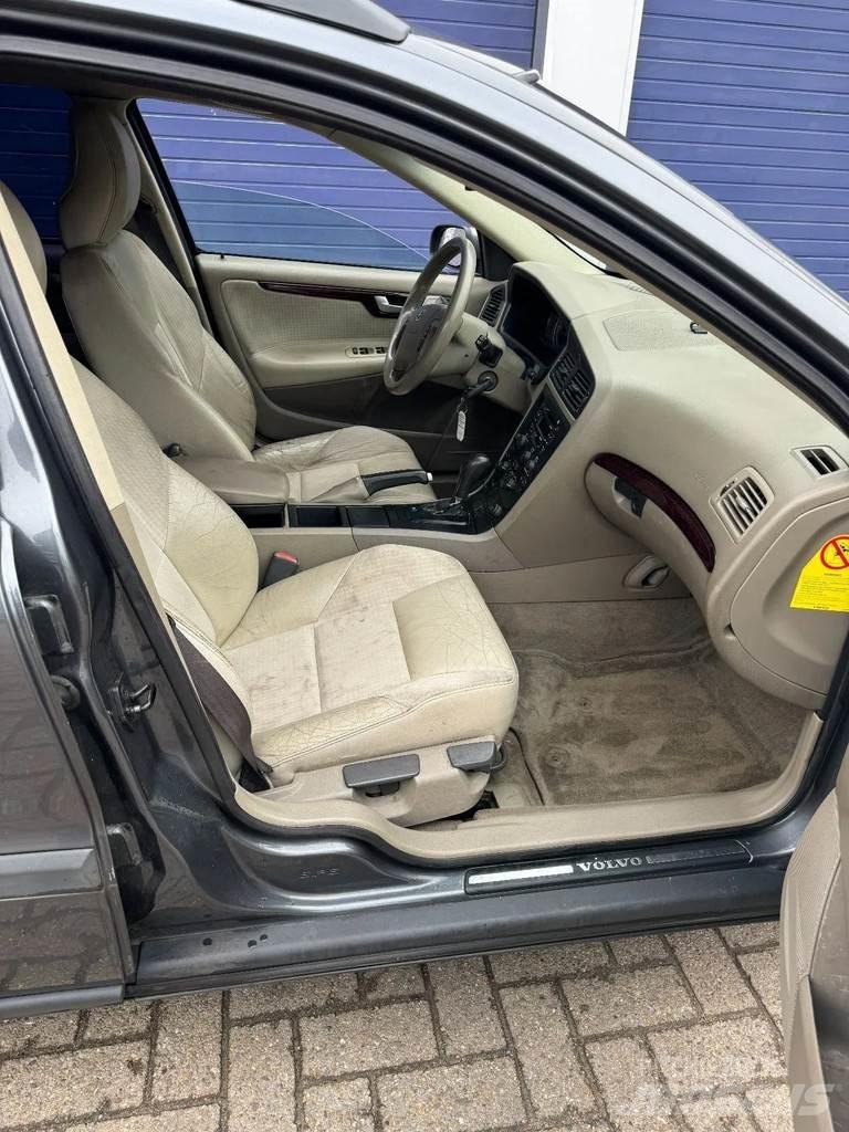 Volvo V70 V70 Automašīnas