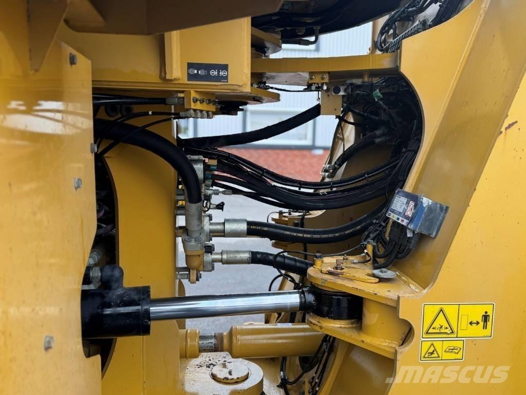 CAT 980 M Iekrāvēji uz riteņiem