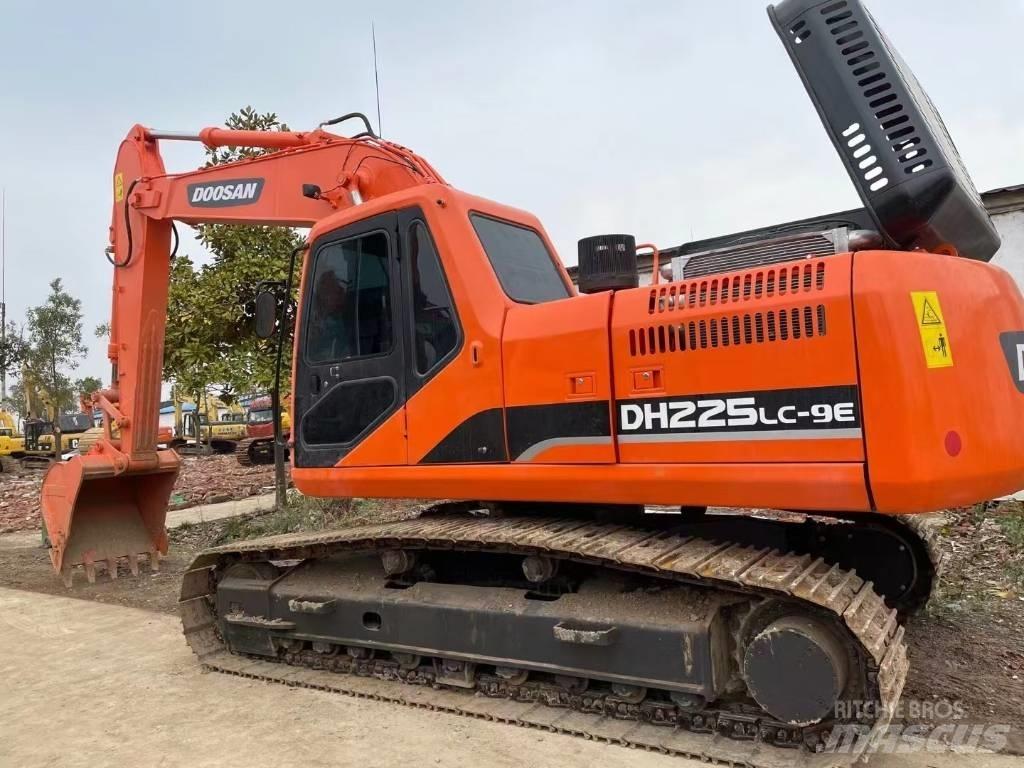 Doosan DH225LC-9E Kāpurķēžu ekskavatori