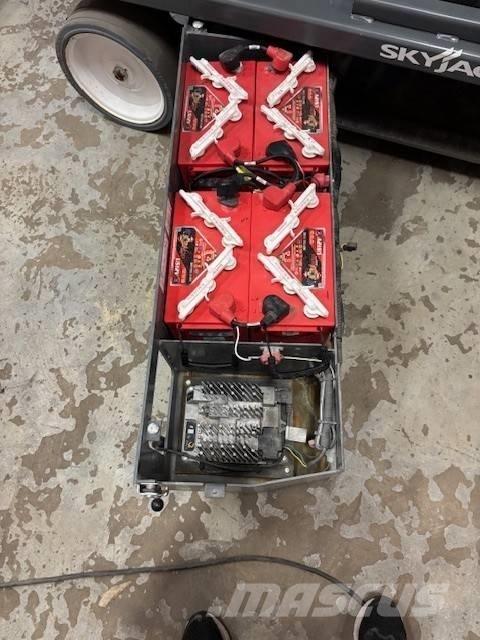 SkyJack SJ 4740 Šķerveida pacēlāji