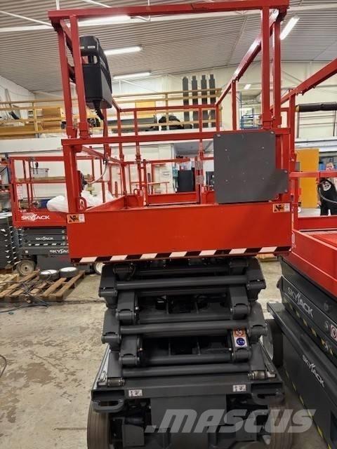 SkyJack SJ 4740 Šķerveida pacēlāji
