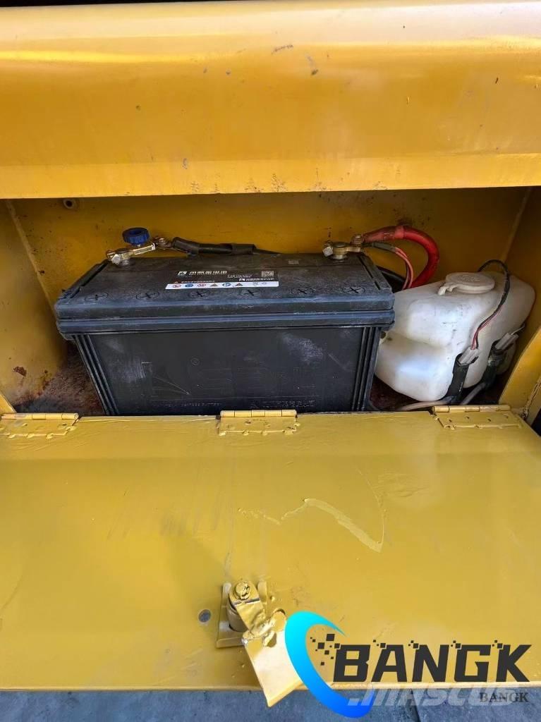 CAT 420 F Ekskavatori uz riteņiem