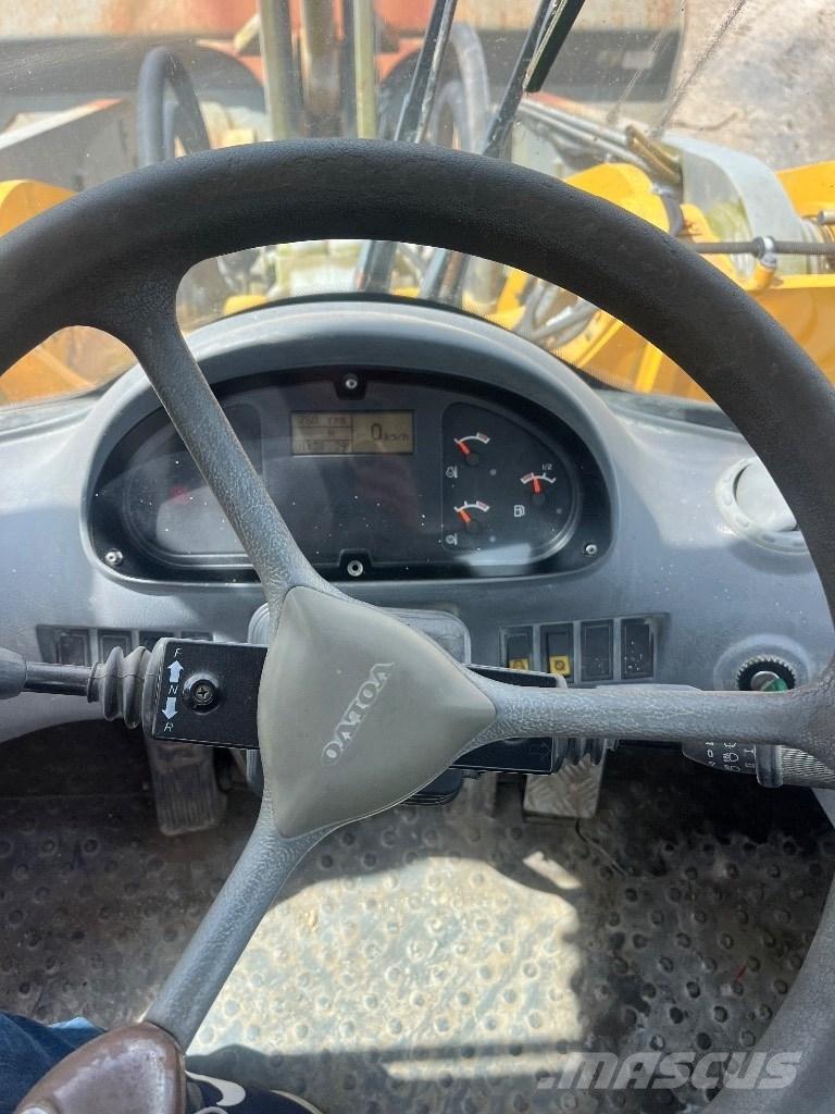 Volvo L 180 E Iekrāvēji uz riteņiem
