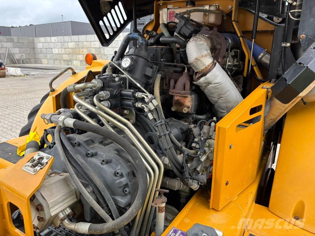  **SOLD** Hydrema 912 HM Artikulētie pašizgāzēji