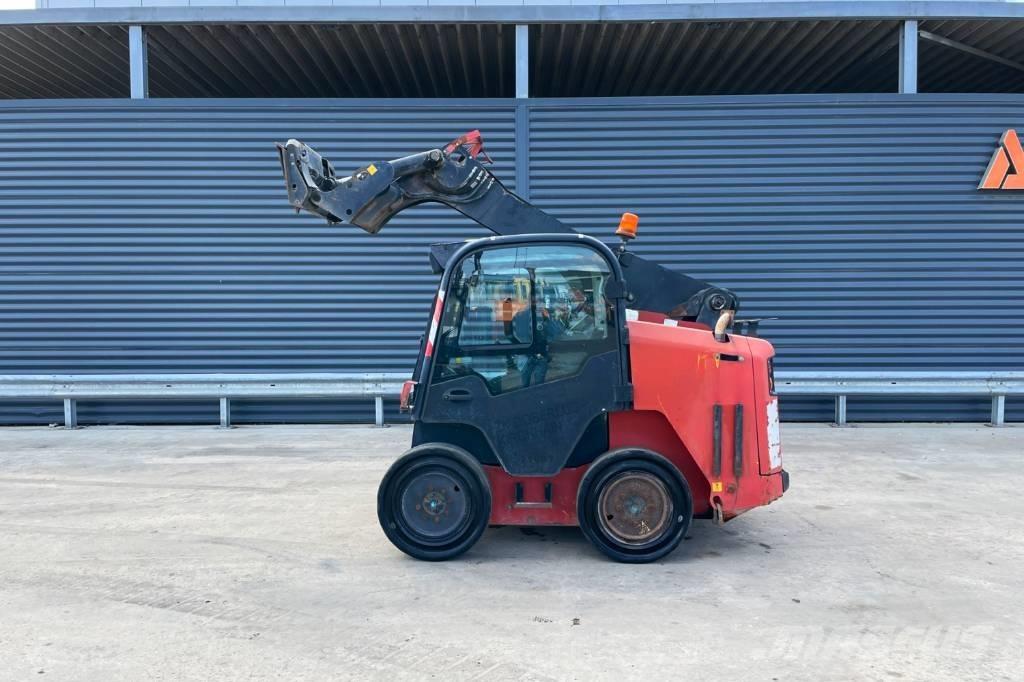JCB R260 Lietoti riteņu kompaktiekrāvēji