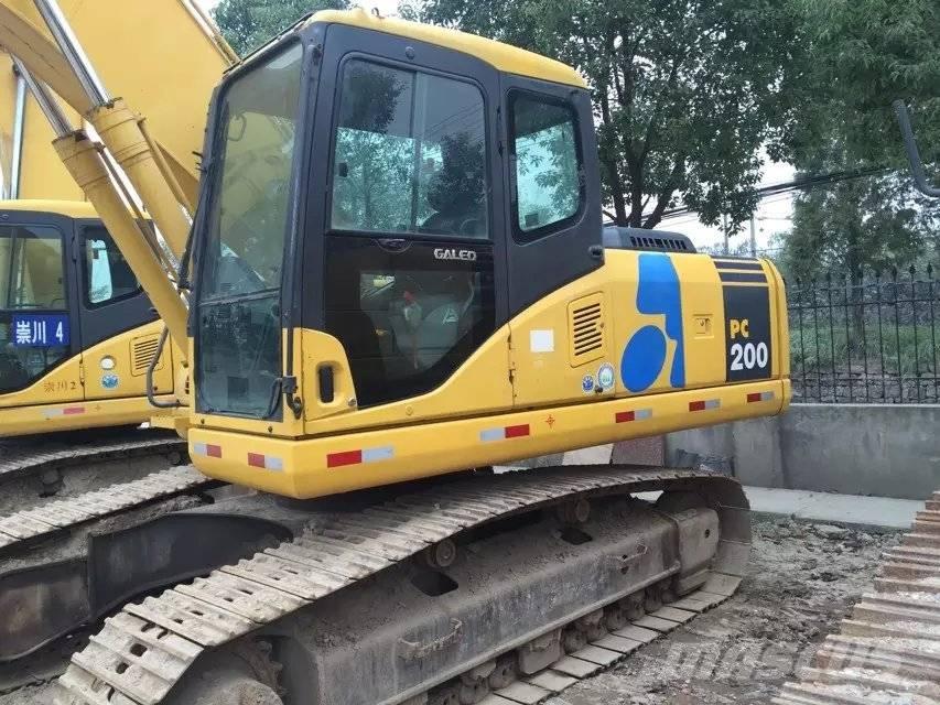 Komatsu P C200-7 Kāpurķēžu ekskavatori