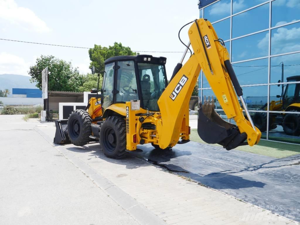 JCB 4 CX Ekskavatori-iekrāvēji