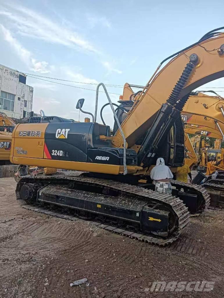 CAT 324 D2L Kāpurķēžu ekskavatori