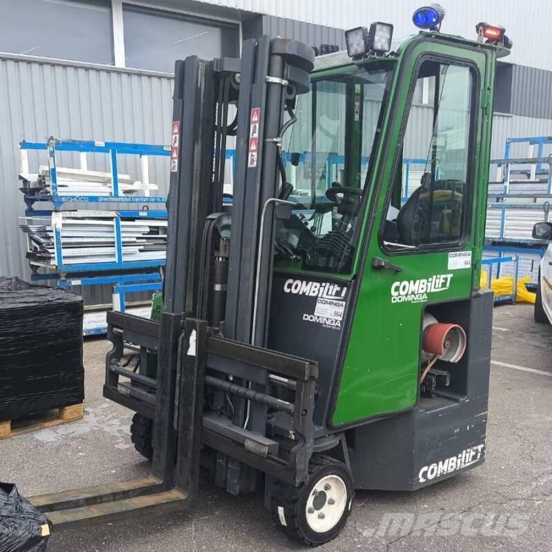 Combilift CB 2500 Četru virzienu krāvēji