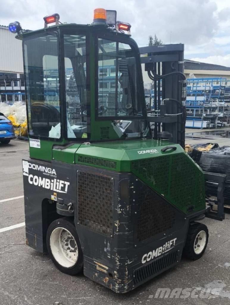 Combilift CB 2500 Četru virzienu krāvēji