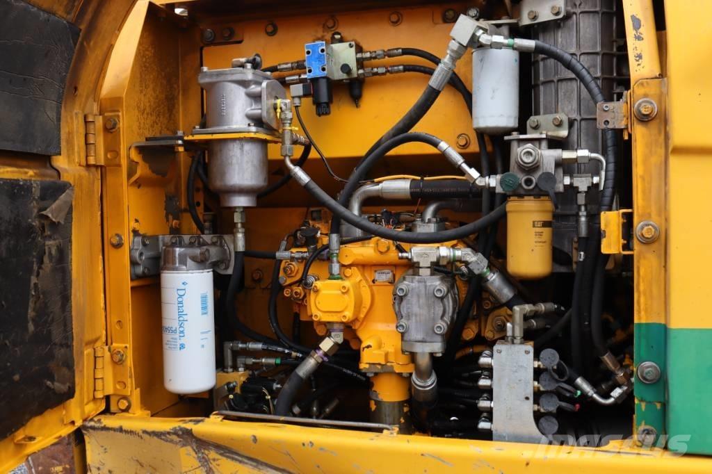 CAT 323 D Kāpurķēžu ekskavatori