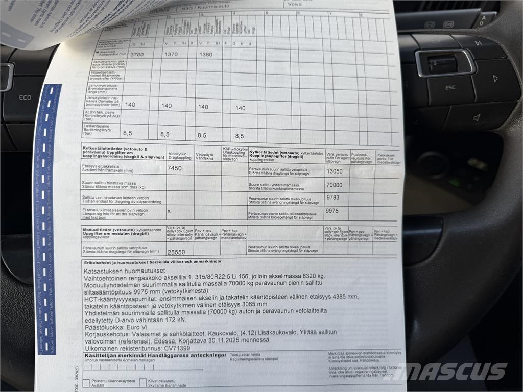 Volvo FMX 500 8X4 Treileri ar āķi